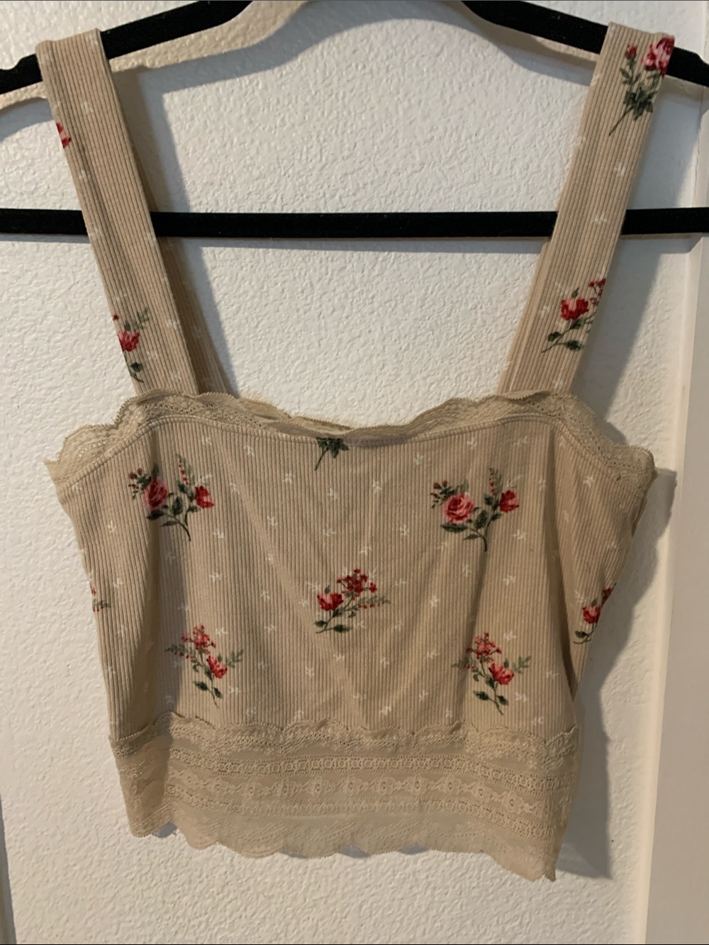 Forever 21 Women’s Beige tank top w/floral print